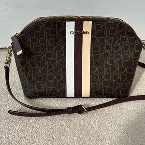 3/15% - CalvinKlein Crossbody Bag